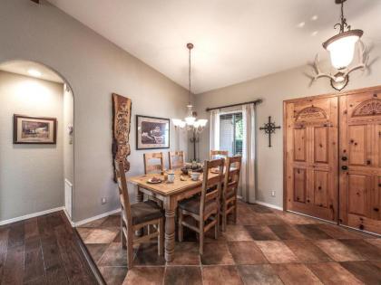 Wilbank's West 3 Bedrooms Fireplace WiFi HDTV Sleeps 8 - image 8