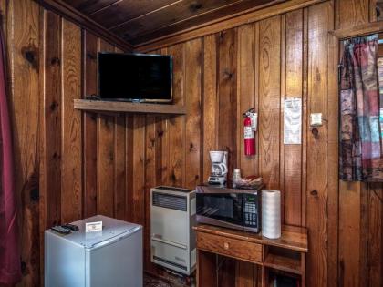 Apache Village 1 Queen Bed Midtown Pet Friendly Sleeps 2 - image 6