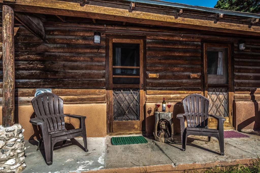 Apache Village 9 Queen Bed Midtown Pet Friendly Sleeps 2 - main image