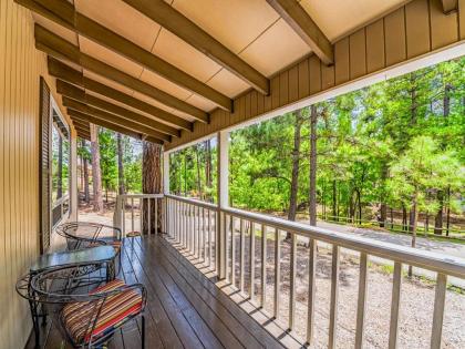 Innjoy 2 Bedrooms Pet Friendly WiFi Wood Fireplace Sleeps 4 - image 4