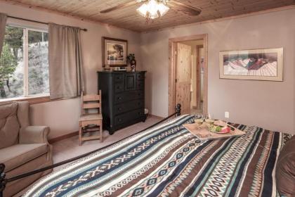 About Time 3 Bedrooms Fireplace Gas Grill WiFi Sleeps 8 - image 14