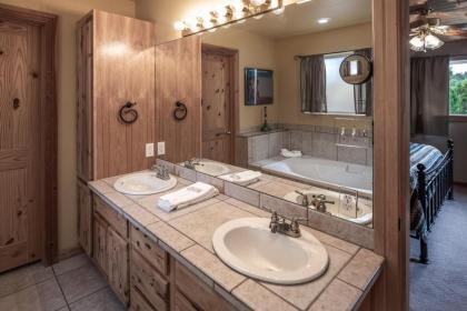 About Time 3 Bedrooms Fireplace Gas Grill WiFi Sleeps 8 - image 15