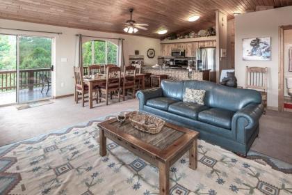 About Time 3 Bedrooms Fireplace Gas Grill WiFi Sleeps 8 - image 6
