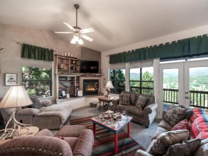 Robins Nest Pet Friendly 3 Bedrooms Fireplace Hot Tub Game Room Sleeps 8