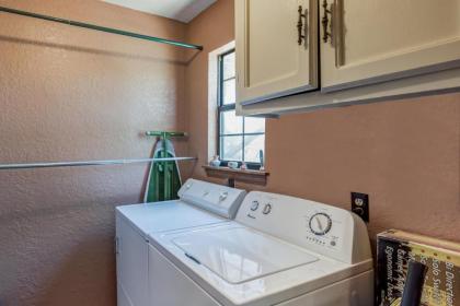 2 Sisters Mountain Home 3 Bedrooms Sleeps 10 View Game Room Hot Tub - image 13