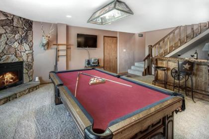 2 Sisters Mountain Home 3 Bedrooms Sleeps 10 View Game Room Hot Tub - image 7