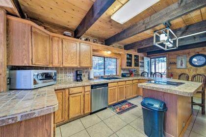 Ruidoso Antler Mountain Lodge - Game Room Hot Tub - image 11