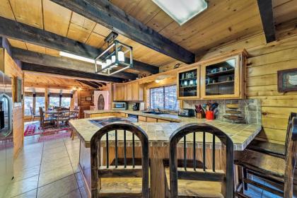 Ruidoso Antler Mountain Lodge - Game Room Hot Tub - image 13