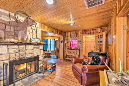 Unique Bear Country Cabin in Ruidoso with Hot Tub! - image 12