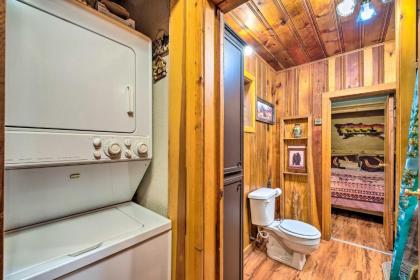 Unique Bear Country Cabin in Ruidoso with Hot Tub! - image 8