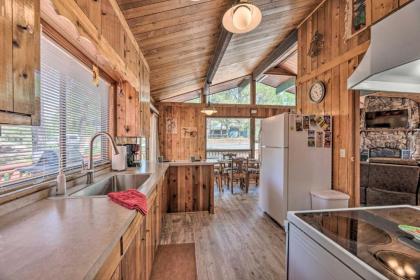 Quiet Retreat with Hot Tub - 16 Miles to Ski Apache! - image 11