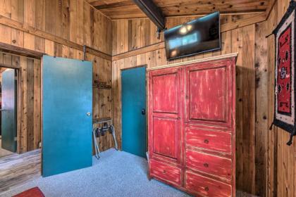 Quiet Retreat with Hot Tub - 16 Miles to Ski Apache! - image 17