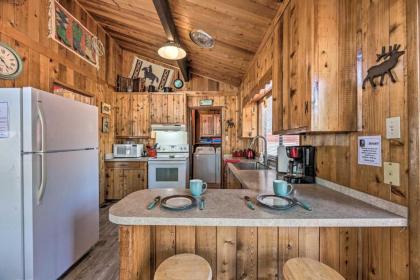 Quiet Retreat with Hot Tub - 16 Miles to Ski Apache! - image 6