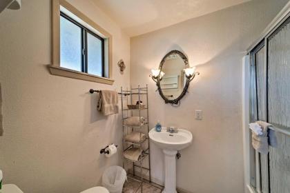 Ruidoso Home with Private Wet Bar and Pool Table - image 10