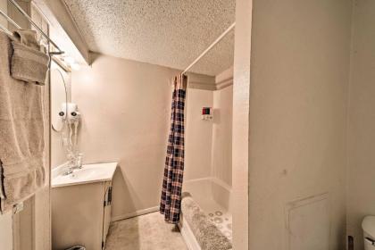 Townhome in Ruidoso with Foosball and Pool Table - image 18