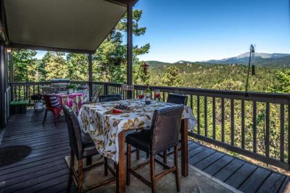 Valley View 3 BRs Sleeps 8 Fireplace WiFI Pets Welcome Views