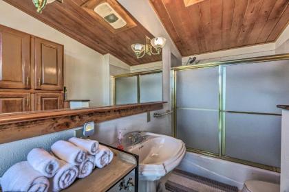Grand Ruidoso Hideaway with Game Room and Hot Tub - image 4