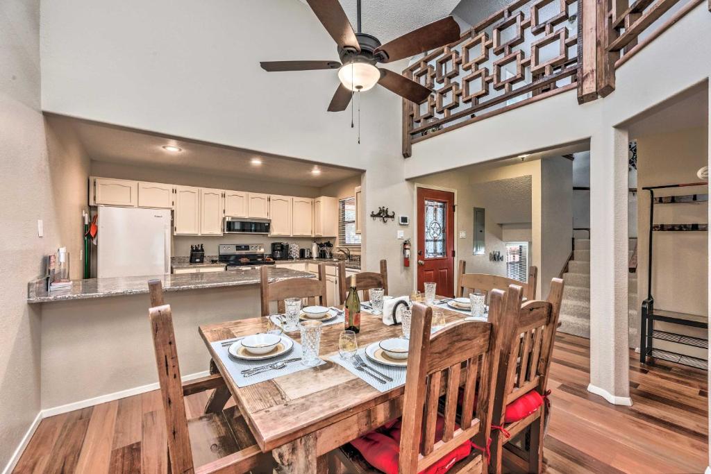 Ruidoso Condo with Tri-Level Deck 1 Mi to Dtwn - main image