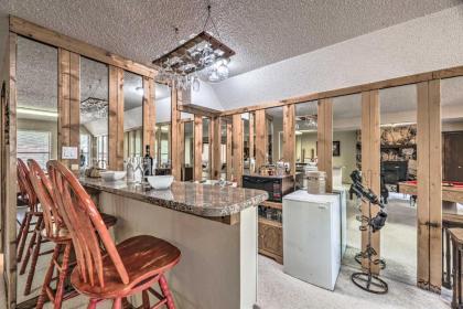 Ruidoso Condo with Tri-Level Deck 1 Mi to Dtwn - image 14