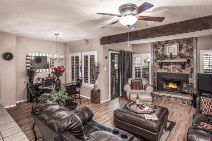 Pinon Park B2 2 BRs Hot Tub Pets Welcome WiFi Sleeps 6