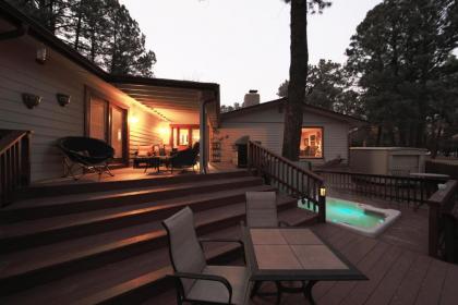 Ruidoso Pines 6 Bedrooms Hot Tub Firepit WIFI Sleeps 12 - image 10