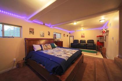 Ruidoso Pines 6 Bedrooms Hot Tub Firepit WIFI Sleeps 12 - image 12