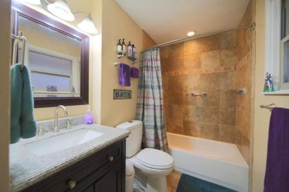 Ruidoso Pines 6 Bedrooms Hot Tub Firepit WIFI Sleeps 12 - image 16