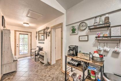 Cozy Cabin with Deck 4 Mi to Downtown Ruidoso! - image 12
