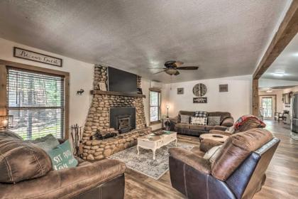 Cozy Cabin with Deck 4 Mi to Downtown Ruidoso! - image 2
