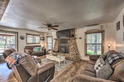 Cozy Cabin with Deck 4 Mi to Downtown Ruidoso! - image 4