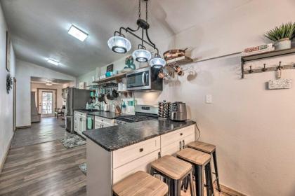 Cozy Cabin with Deck 4 Mi to Downtown Ruidoso! - image 9