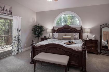 Shady Pines 3 BRs Game Room Fireplace Wifi Sleeps 12 - image 13