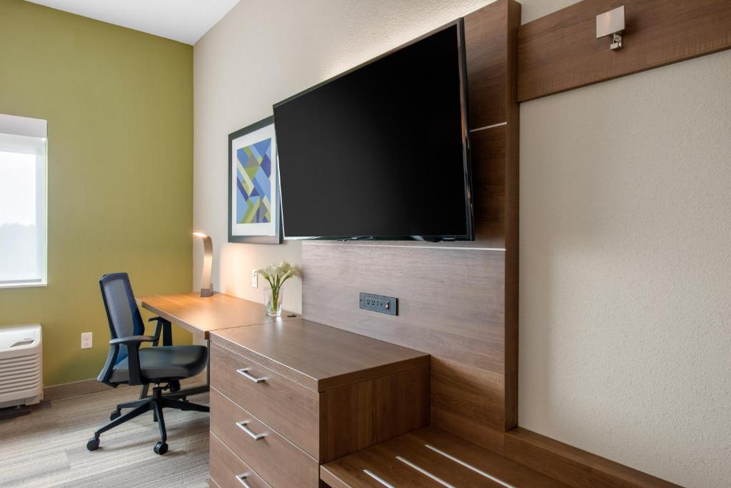Holiday Inn Express & Suites - Ruskin an IHG Hotel - image 5