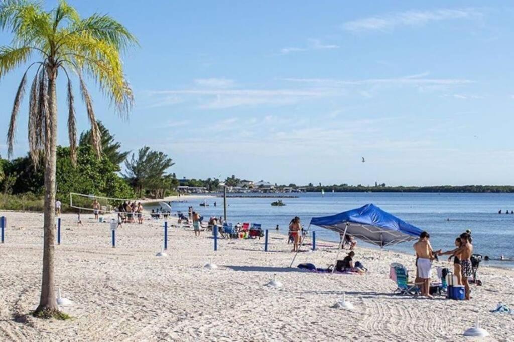 Riverview Studio 507 Beach steps away!+pool+WiFi - main image