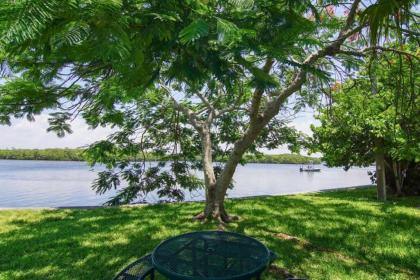 Riverview Studio 507 Beach steps away!+pool+WiFi - image 7