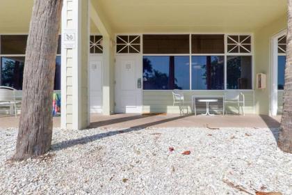 Sea Breeze Studio 510 Beach steps away!+pool+WiFi - image 3