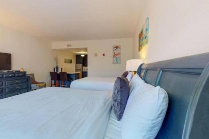 Sea Breeze Studio 510 Beach steps away!+pool+WiFi - image 8