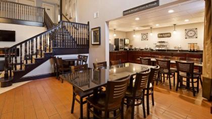 Best Western Plus Russellville Hotel & Suites - image 9