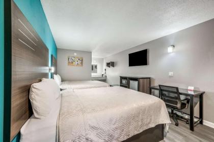 Green Woods Inn - image 10