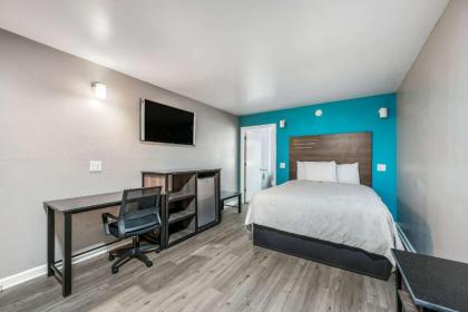 Green Woods Inn - image 14