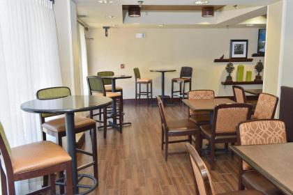 Hampton Inn Ruston - image 13