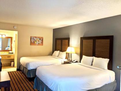 Econo Lodge - image 8
