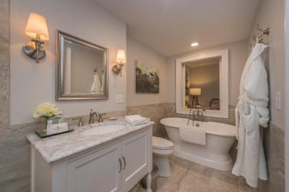 Harbor House Inn - image 4
