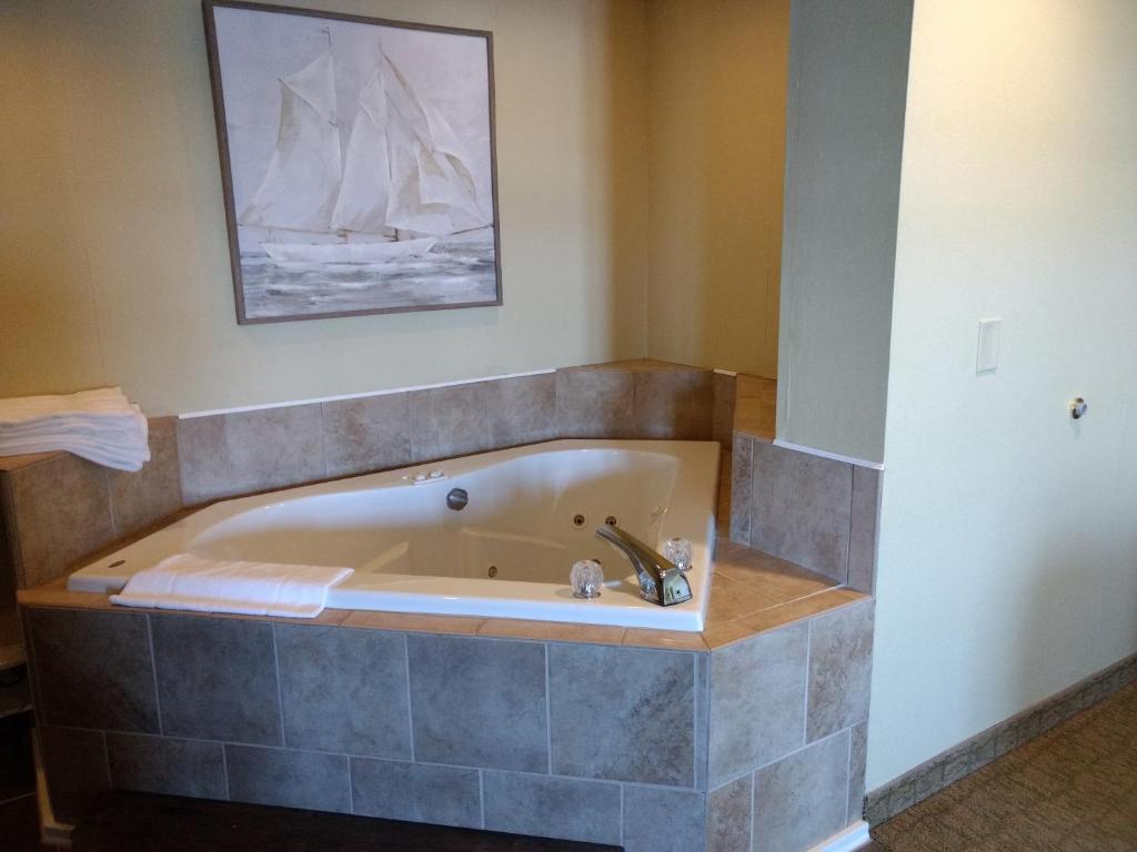 Harbor House Inn - image 7