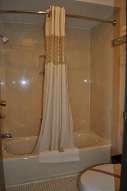 Americas Best Value Inn Old Sacramento - image 25