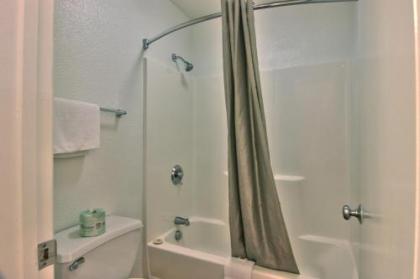 Motel 6-Sacramento CA - Old Sacramento North - image 4