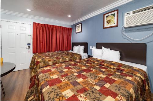 Travelodge by Wyndham Sacramento Convention Center - image 2