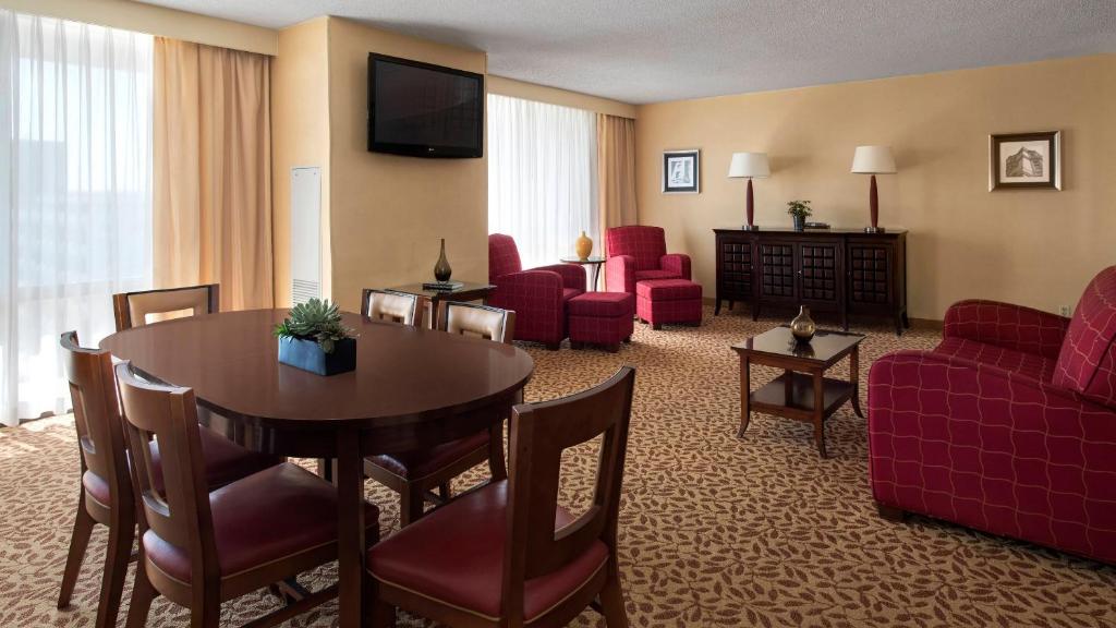 Marriott Saddle Brook - image 5
