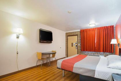 Motel 6-Safford AZ - image 3