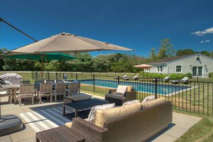 Villa Bridgehampton village